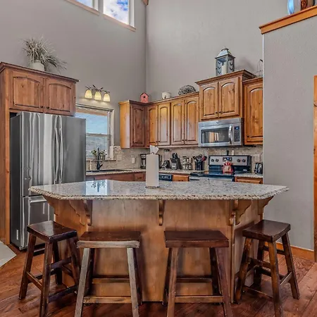 Villa Foggy Bay Hideaway Perfect Location. Check It Out!